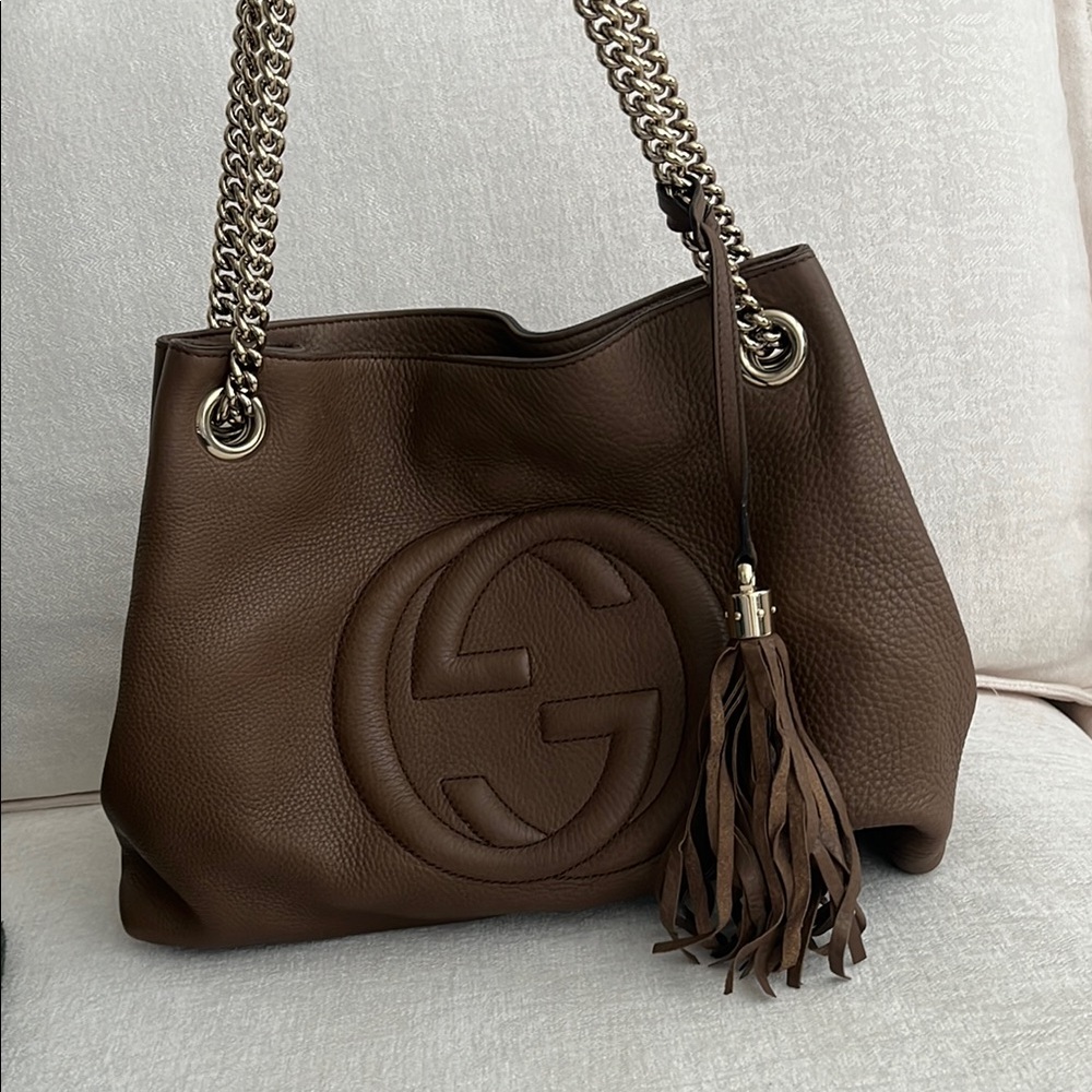 classic Gucci bag with  a card
